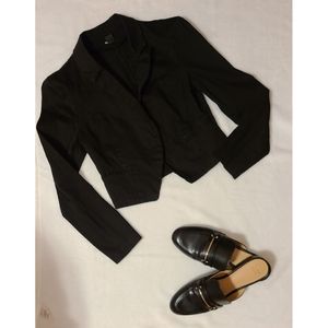 BETTER BE Cropped Blazer